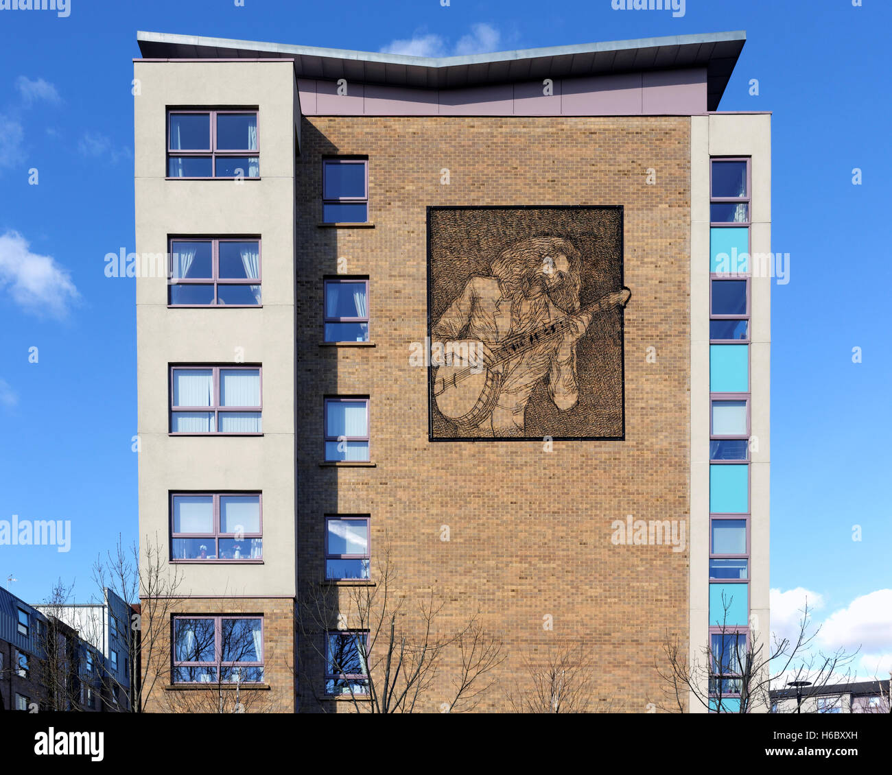 Billy Connelly  Connolly Mural Art picture sculpture anderston 3D with shadow Glasgow Stock Photo