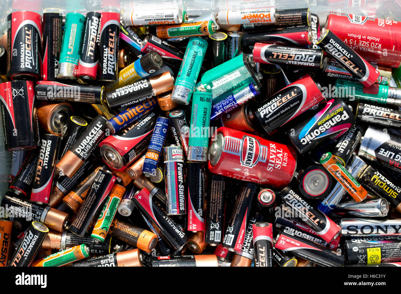 Large collection of used carbon zinc and alkaline dry cell batteries  awaiting recycling UK Stock Photo - Alamy