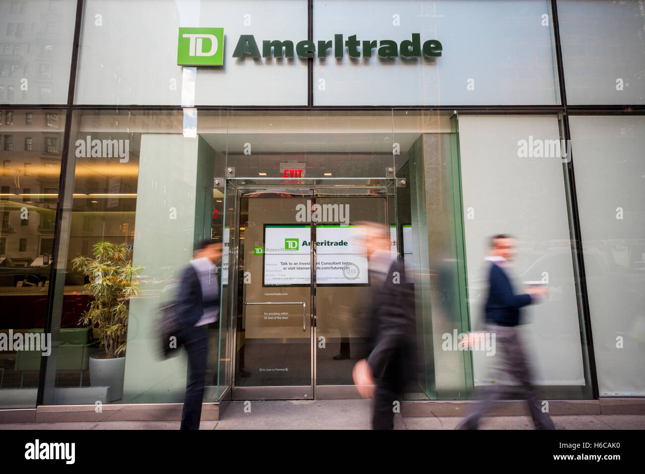 Td ameritrade office hi-res stock photography and images - Alamy