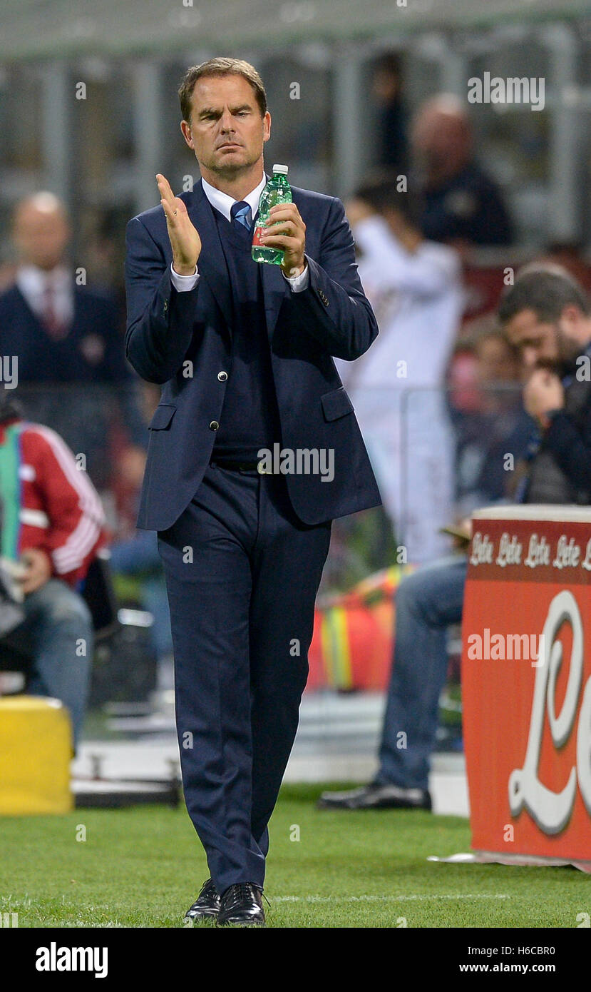 Milan, Italy. 26th Oct, 2016. Frank de Boer, head coach of FC Internazionale, gestures during the Serie A football match between FC Internazionale and Torino FC. FC Internazionale wins 2-1 over Torino FC. Credit:  Nicolo Campo/Pacific Press/Alamy Live News Stock Photo
