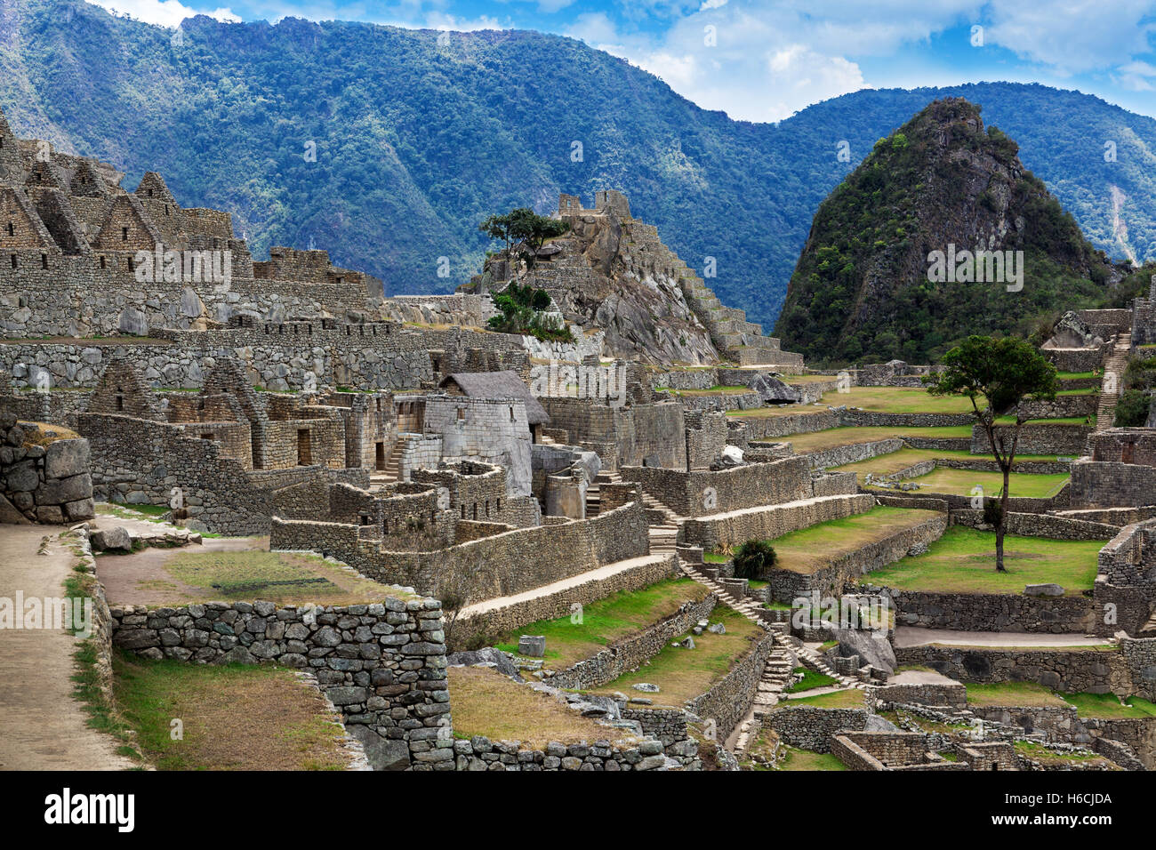 old walls and ancient ruin to Machu Picchu Stock Photo - Alamy