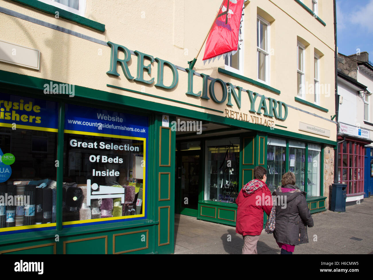 Red lion yard hires stock photography and images Alamy