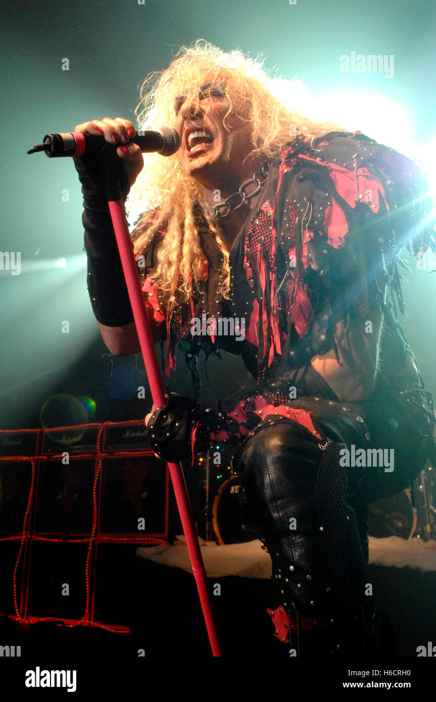 Twisted sister hires stock photography and images Alamy