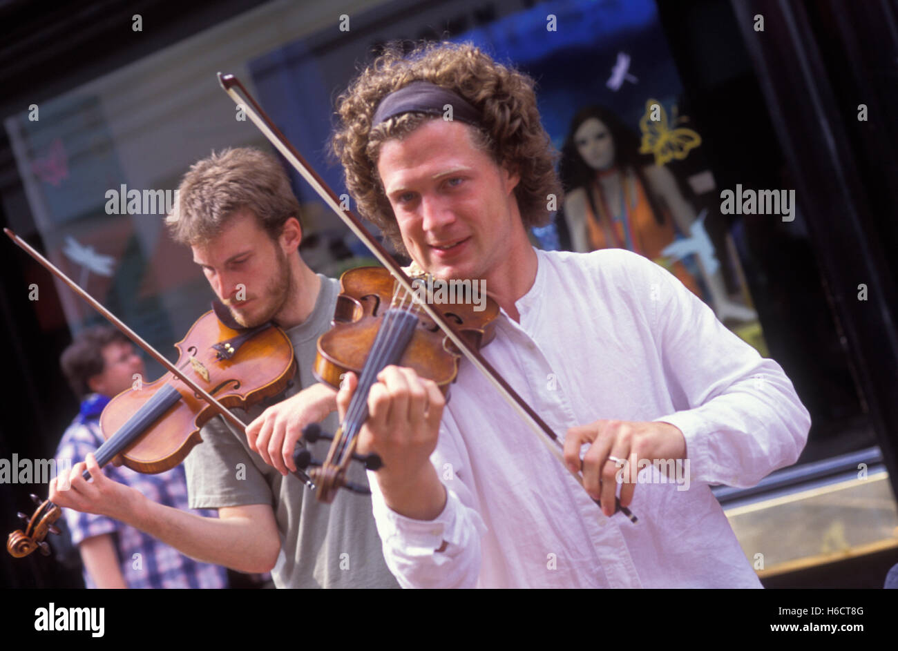 Violinist, buskers on Grafton Street, Dublin, Ireland, Europe Stock