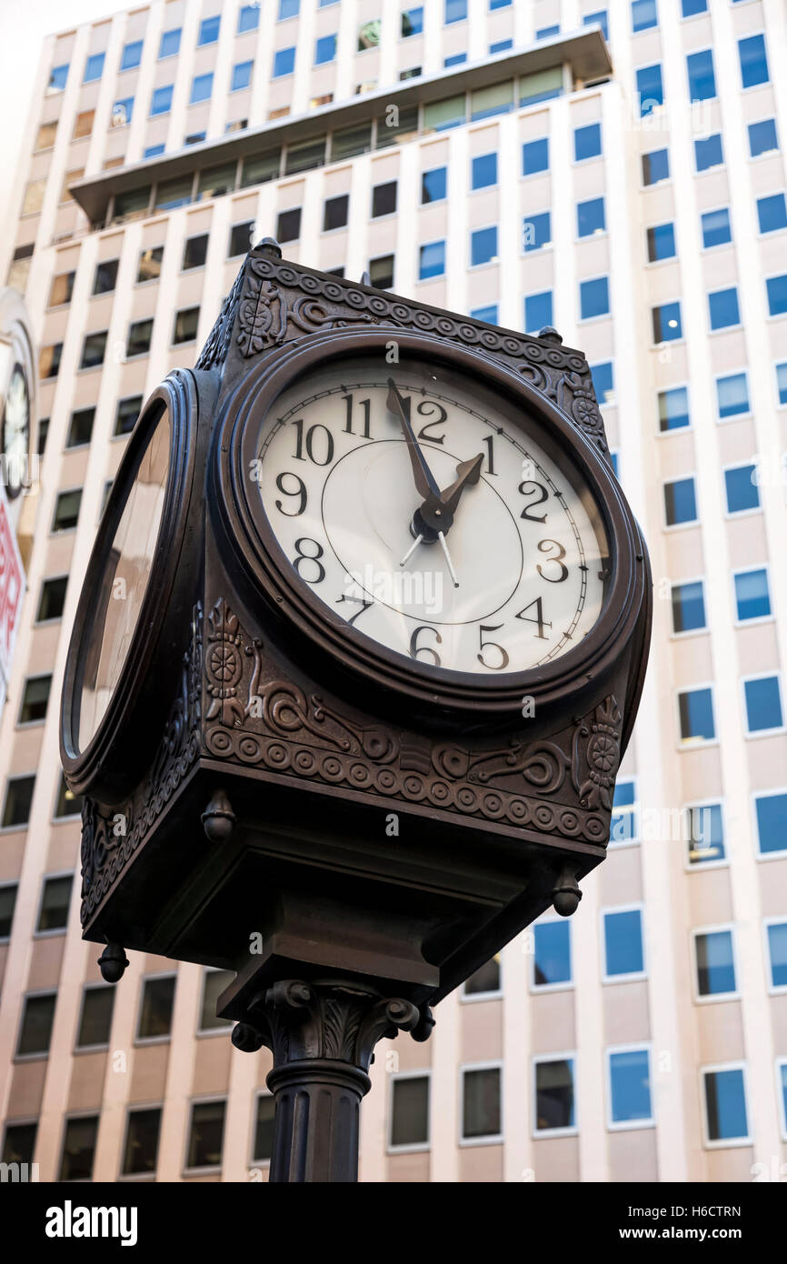 A vintage street clock in New York Stock Photo Alamy