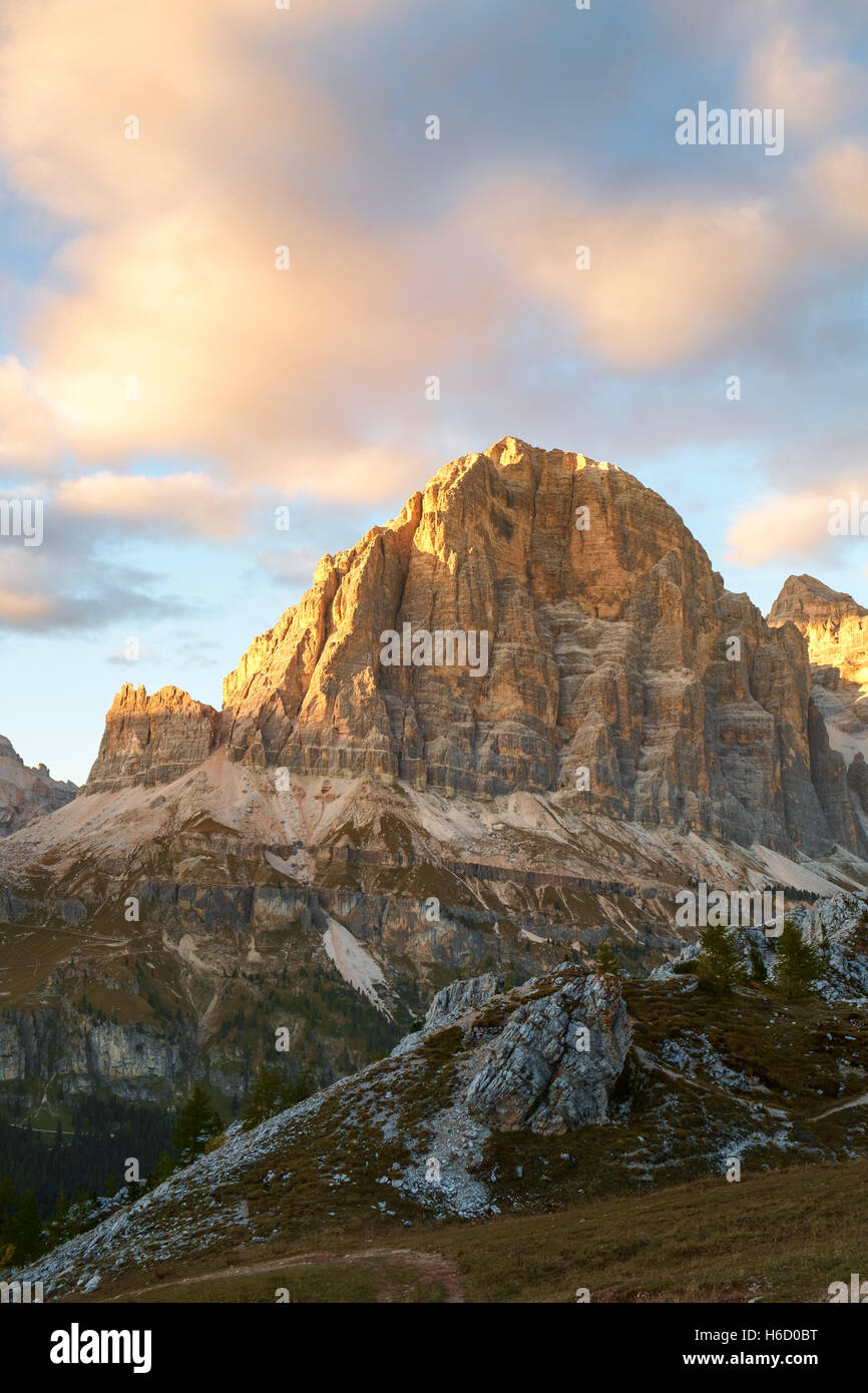 Autumn scene. Tofana in the Dolomite alps, Italy Stock Photo - Alamy