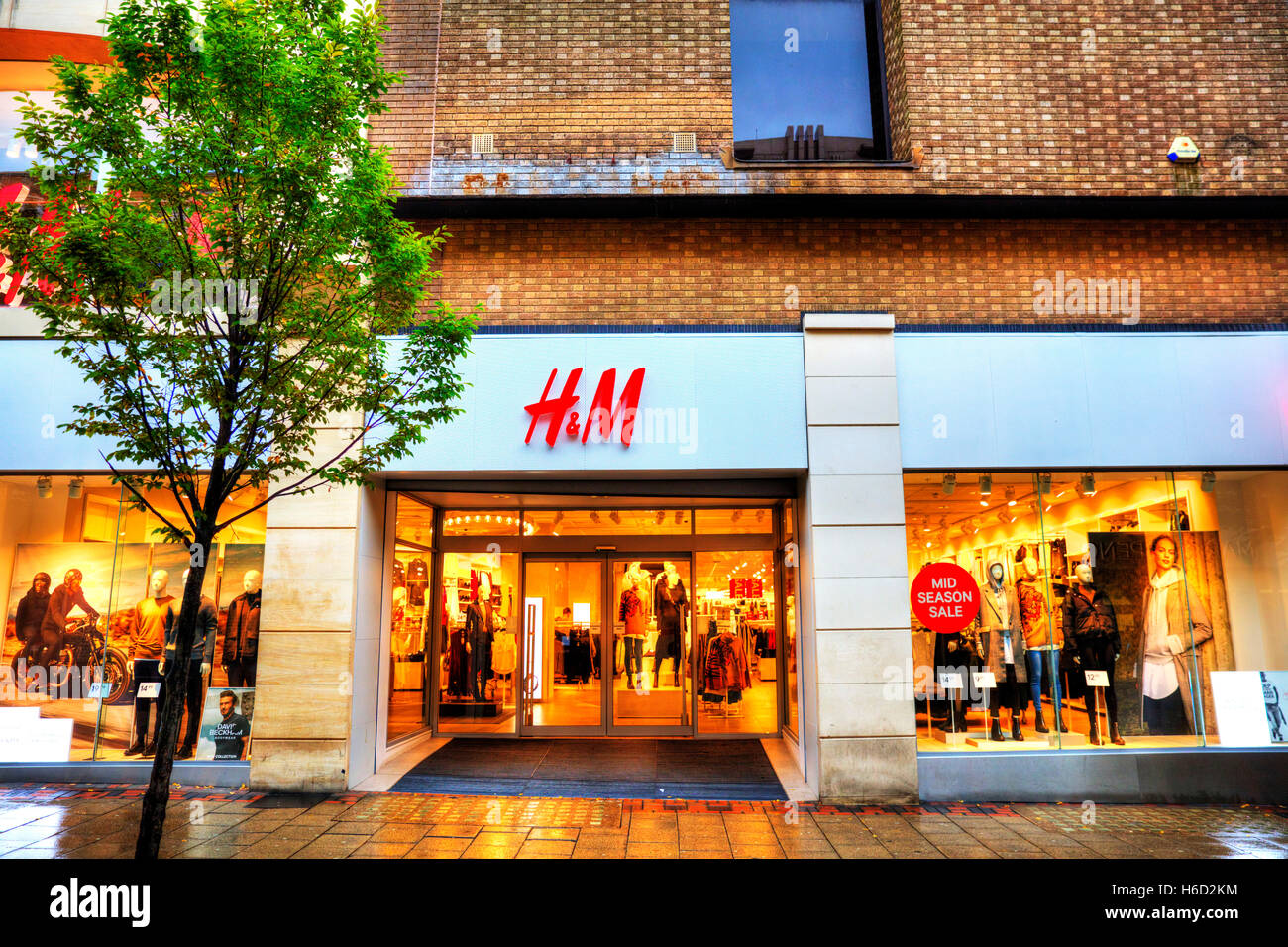 H&M H & M shop sign store entrance fashion clothes cheap exterior front  building facade shopping Nottingham UK GB England shops Stock Photo - Alamy
