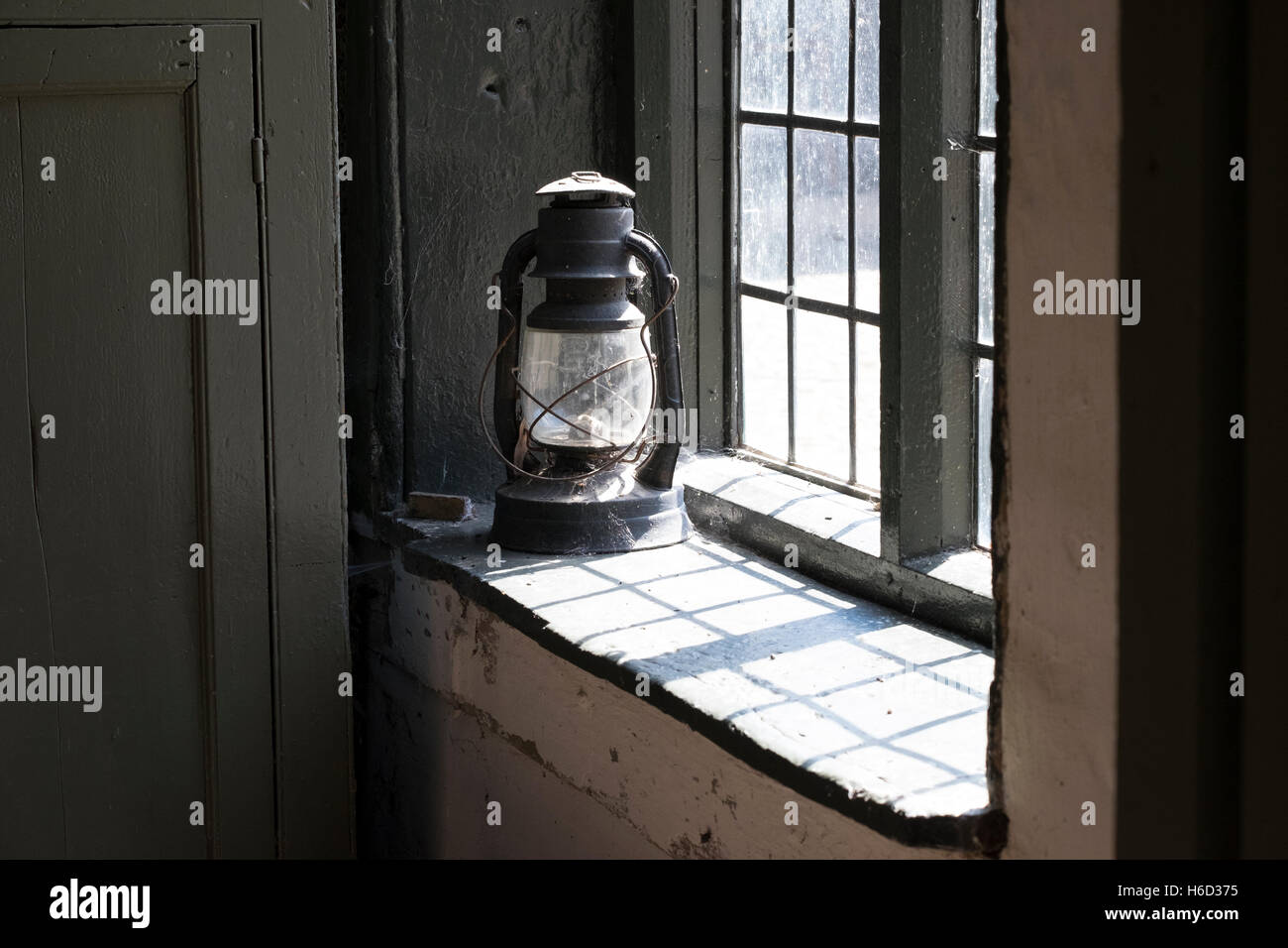 Oil lantern hi-res stock photography and images - Alamy