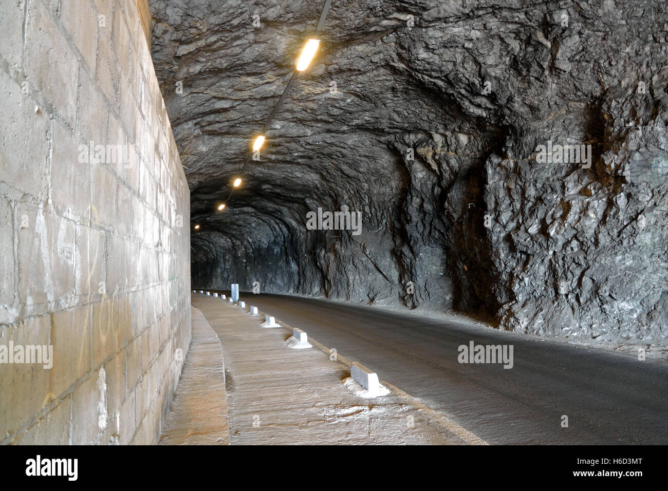 Rock of gibraltar tunnel hires stock photography and images Alamy