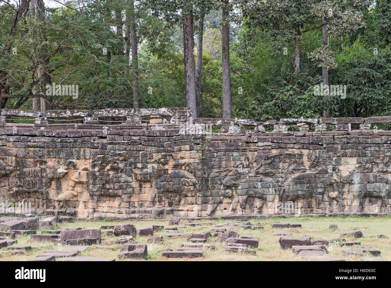 Elephant Terrace bas-relief hunting scenes, Bayon complex, Khmer architecture, Angkor Thom, Cambodia Stock Photo