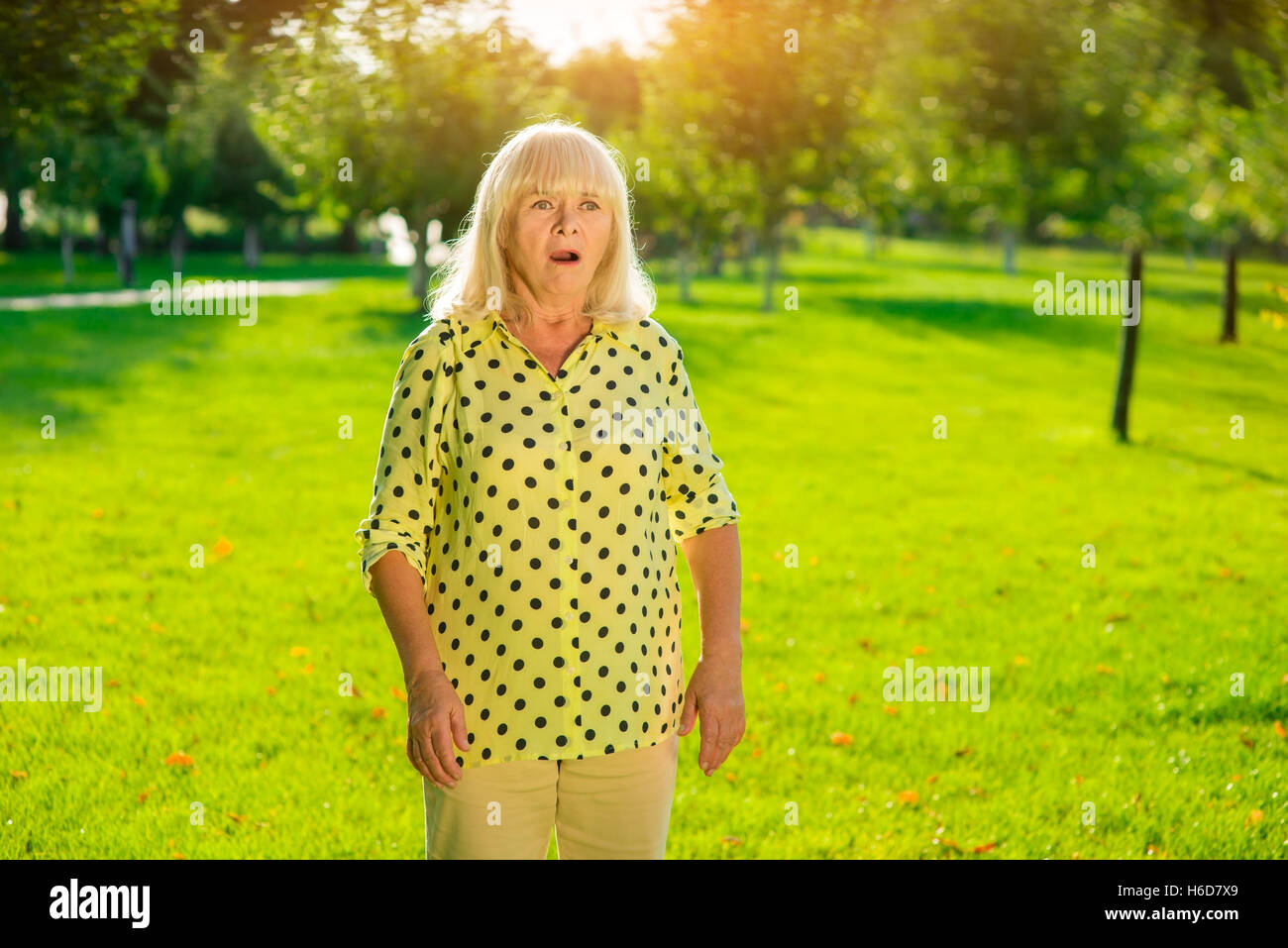 Surprised older woman hi-res stock photography and images - Alamy