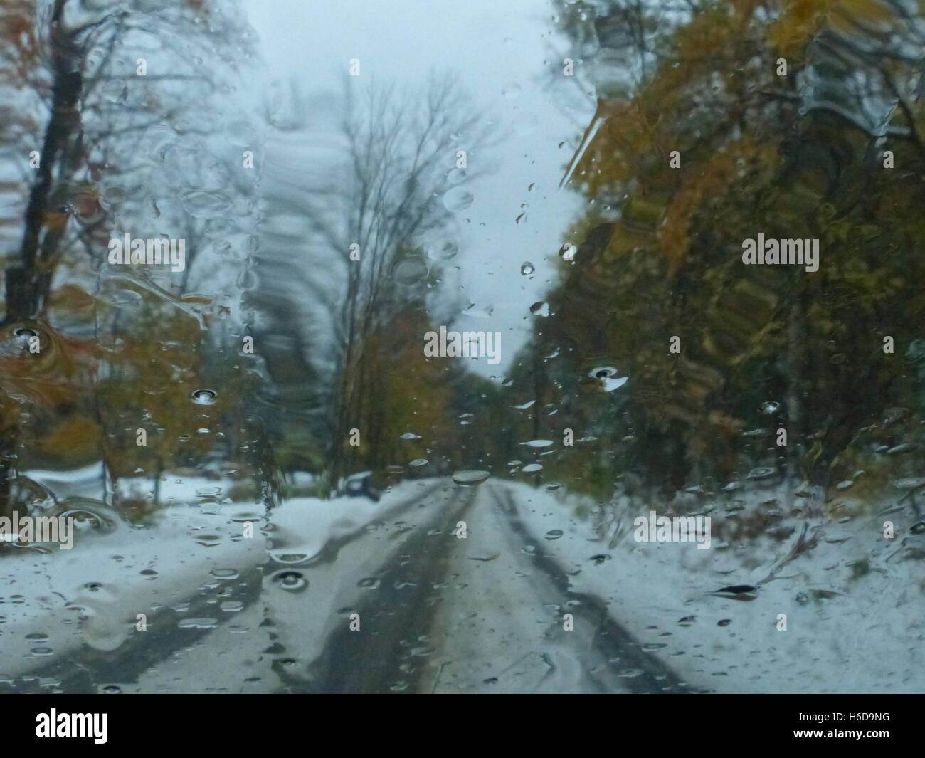 Road during slippery conditions Stock Photo Alamy