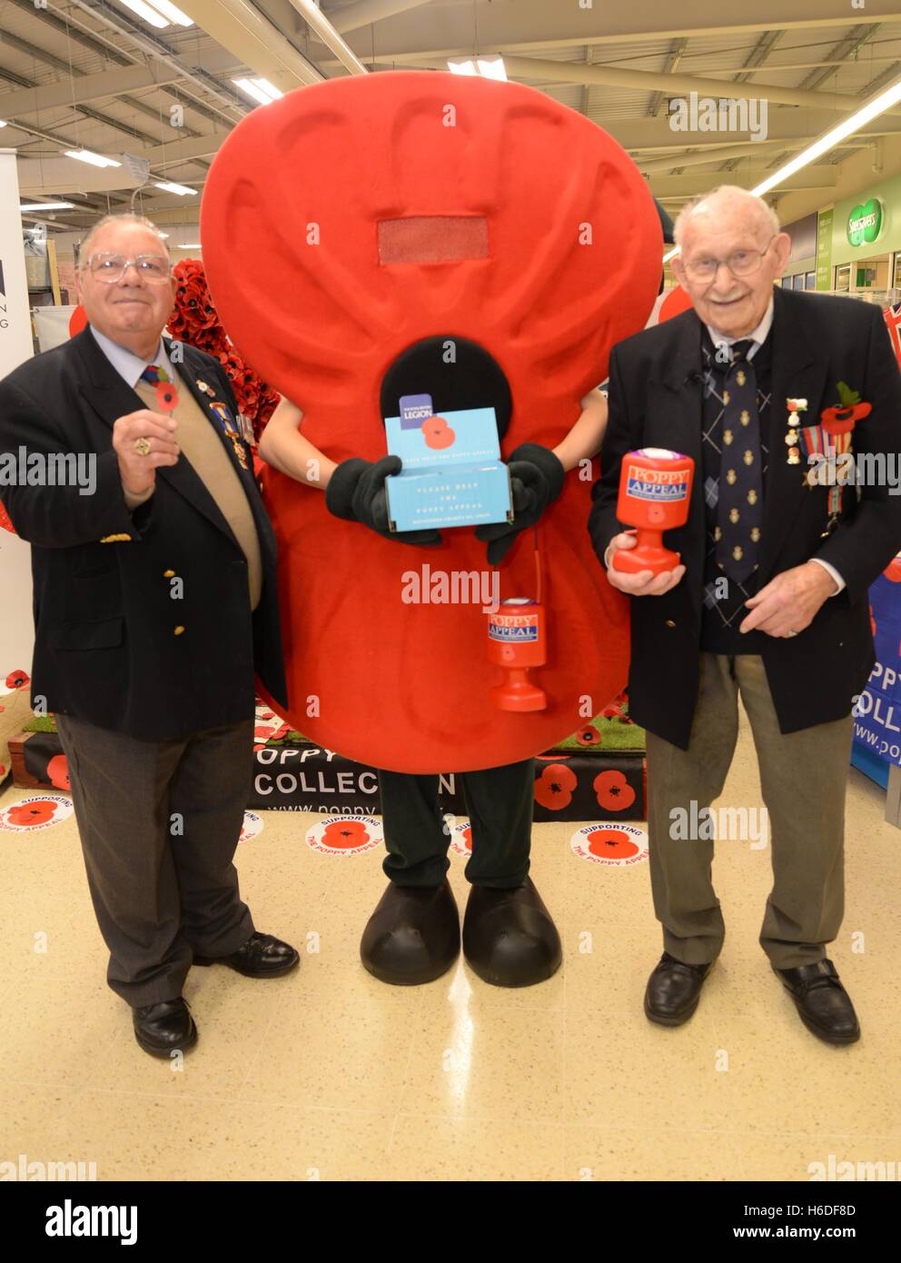 Newport Wales Uk 27th Oct 2016 Poppy Launch The 2016 Poppy Appeal Launch At Tesco Extra