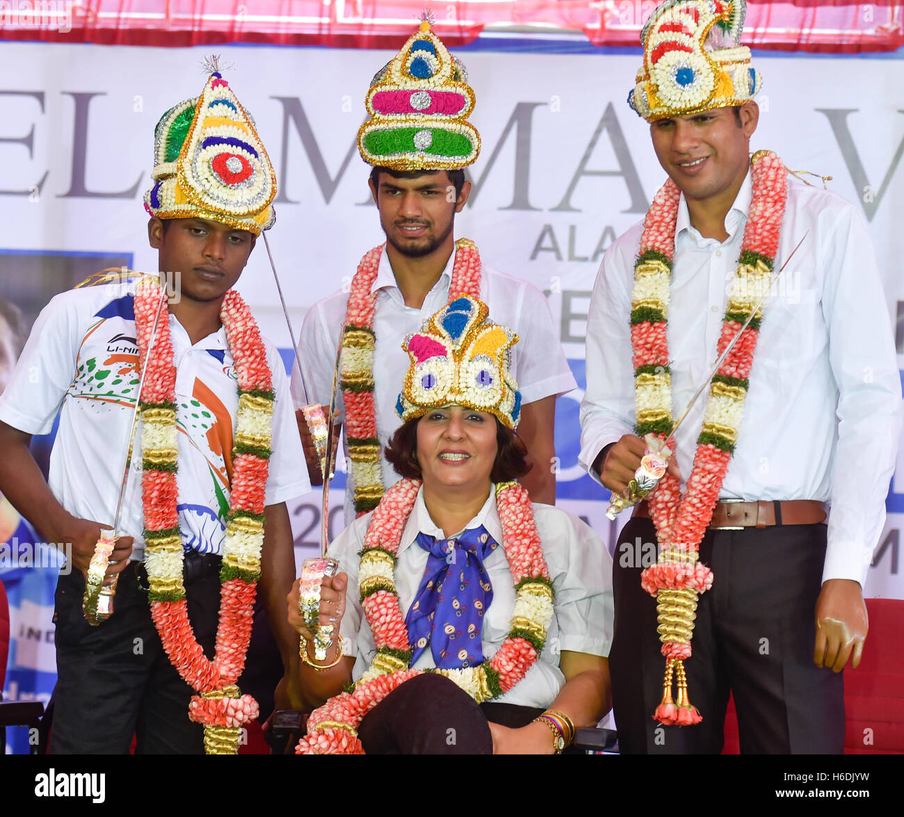 Chennai, India, October, 27,2016. Velammal Vidyalaya a private school felicitated  the Rio Para Olympic  Medalist viz. Mariappan Thangavelu (L1) (Gold Medalist - High Jump) Devendra Jhajharia ( Gold Medalist in Javelin Throw) (R1) Ms.Deepa Malik - (Sitting) Silver Medalist in Shortput & Varun singh Bhati -  (L2) Bronze Medalist in High Jump. While. Mariappan was presented with a Renault Car other medalists were given 5 Lac Rupees  ( equivalent to $6900 ) worth of Gold Coins) Credit:  SUKUMAR S/Alamy Live News Stock Photo