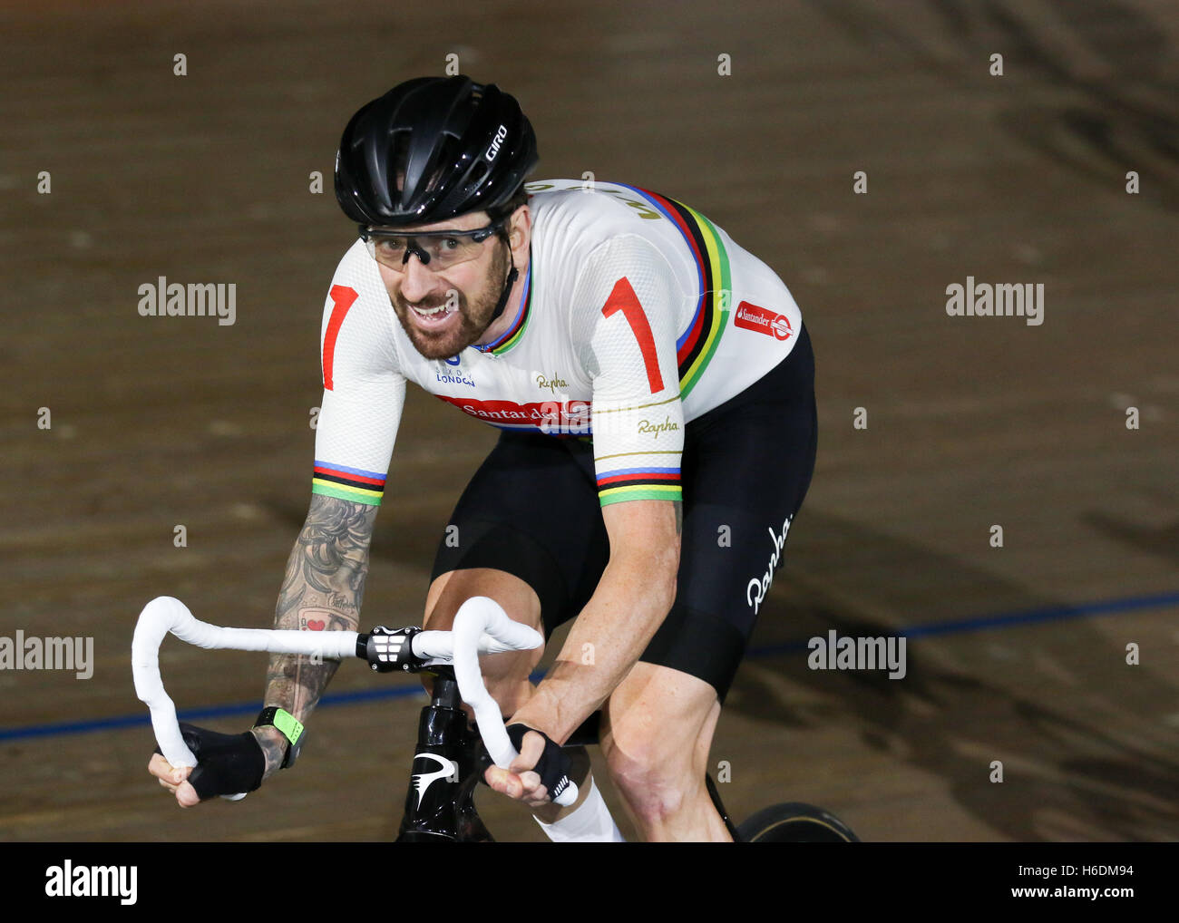 London, UK. 27th Oct, 2016. Bradley Wiggins. Cyclists compete in the third day of the London Six Day cycling event. Lee Valley Velodrome, Olympic Park, London, UK. Copyright Credit:  carol moir/Alamy Live News Stock Photo