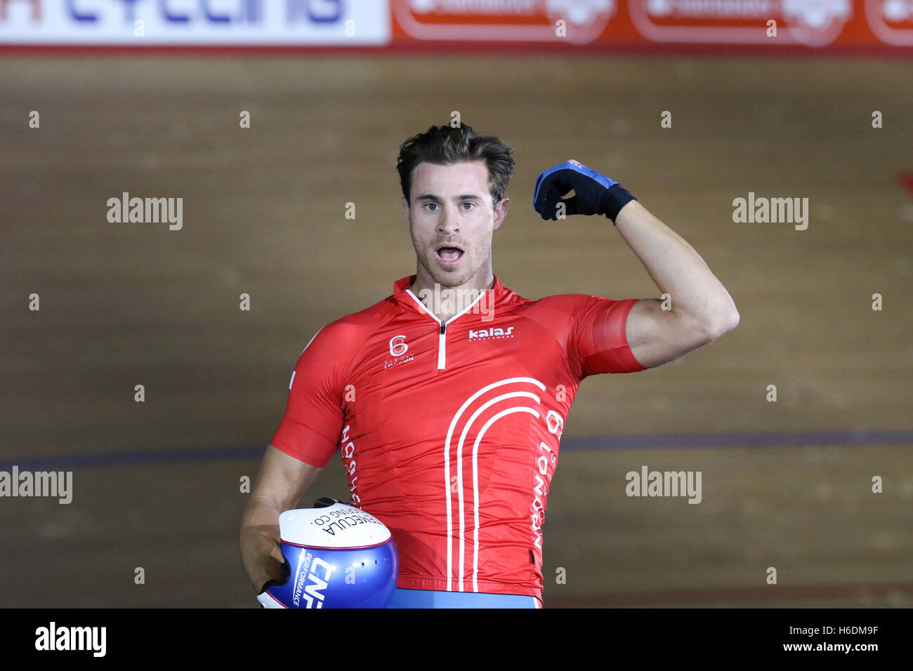 London, UK. 27th Oct, 2016. Sprinter Nate Koch. Cyclists compete in the third day of the London Six Day cycling event. Lee Valley Velodrome, Olympic Park, London, UK. Copyright Credit:  carol moir/Alamy Live News Stock Photo