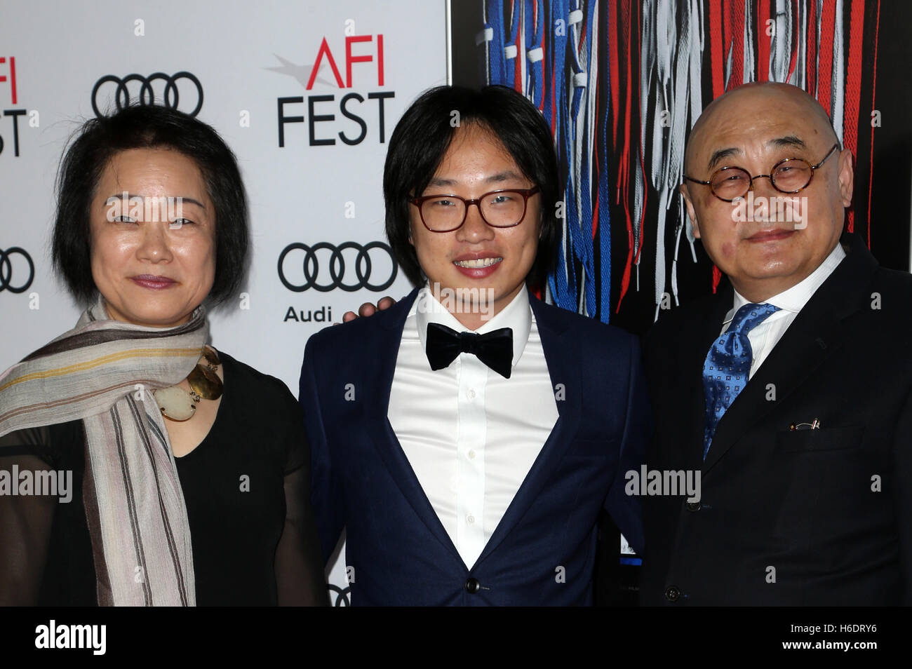 https://c8.alamy.com/comp/H6DRY6/hollywood-ca-usa-17th-nov-2016-jimmy-o-yang-and-parents-afi-fest-2016-H6DRY6.jpg