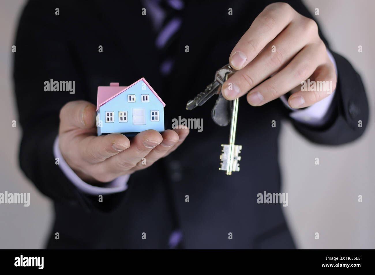 агент дом. хозяин квартиры. Real estate agent salary. дом ру омск. Propertysex - rocking body real estate agent bones renter.