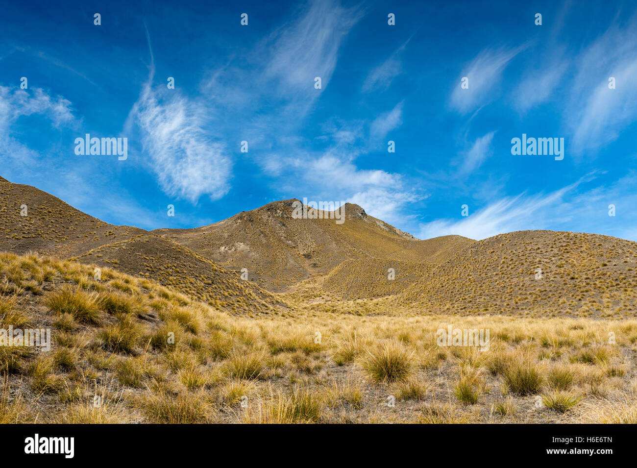 Lindis Pass on State Highway 8, south island of New Zealand Stock Photo