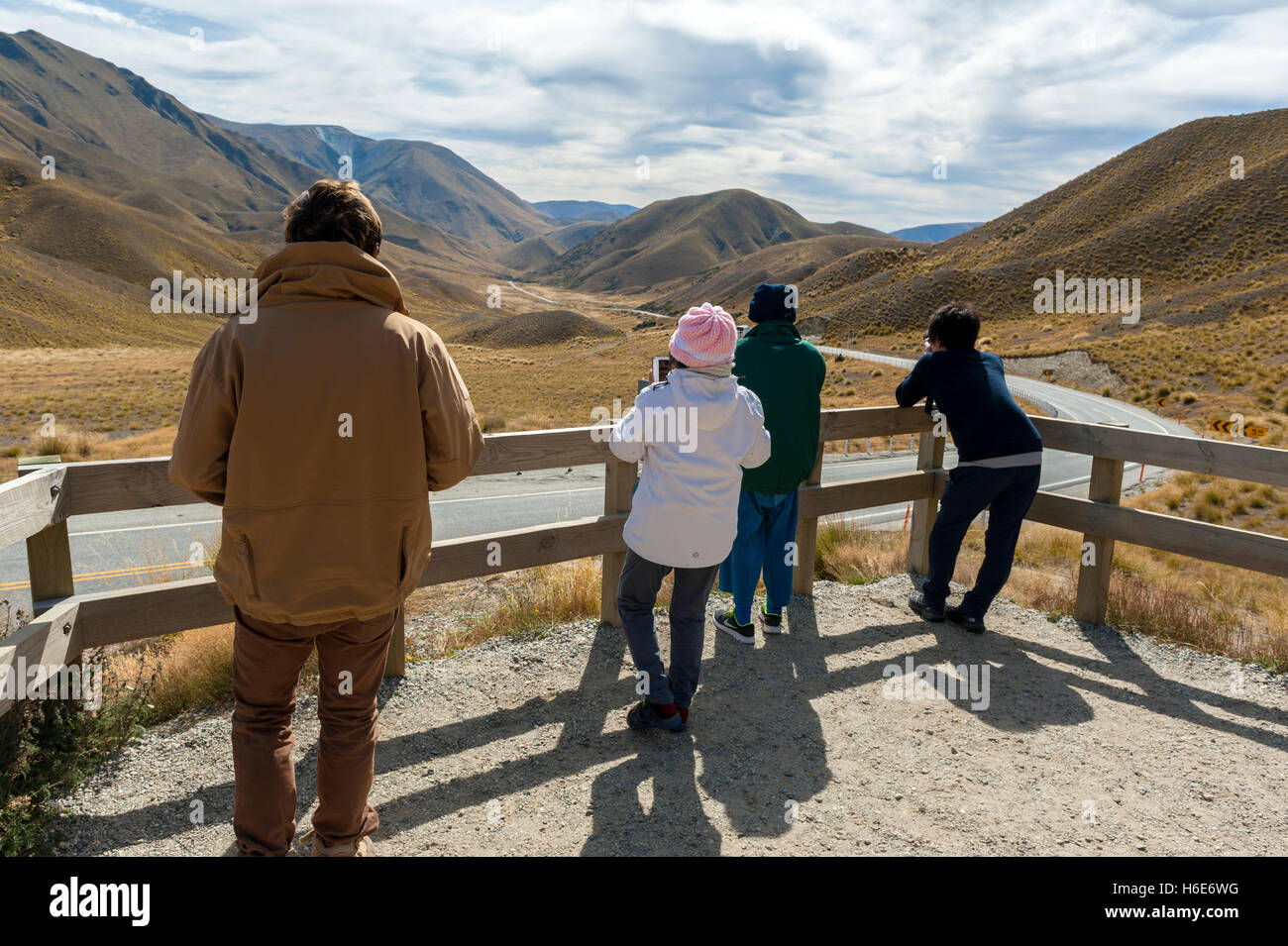 Lindis Pass on State Highway 8, south island of New Zealand Stock Photo