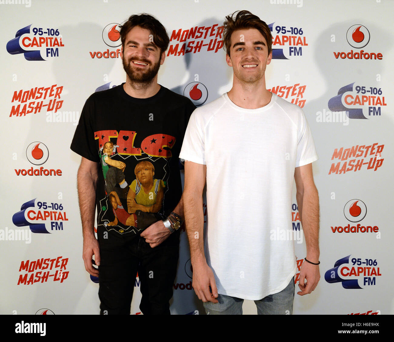 The Chainsmokers during Capital FM's Monster Mash Up with Vodafone at Mountford Hall, Liverpool Guild of Students, Liverpool. PRESS ASSOCIATION Photo. Picture date: Thursday 27 October 2016. Photo credit should read: Anna Gowthorpe/PA Wire Capital's Monster Mash-Up with Vodafone got underway in Liverpool tonight (Thursday 27th October). It was the first of three Halloween gigs bringing Capital listeners closer to some of the world's hottest artists, DJs and producers. The Chainsmokers, Martin Solveig, Sigma, Kungs and Anton Powers played to a sold-out crowd at Liverpool's Mountford Hall, with Stock Photo