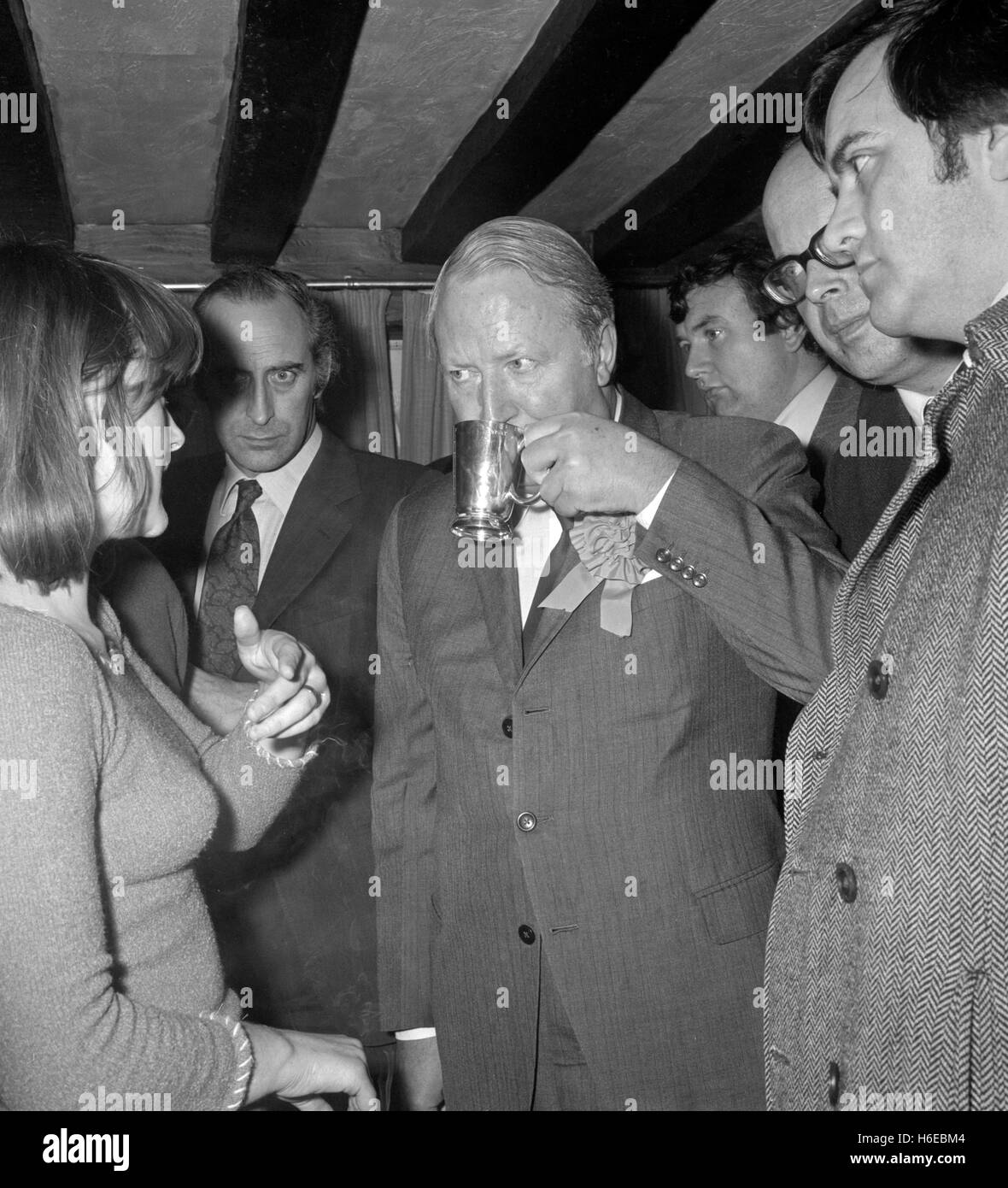 Prime Minister Edward Heath talks to Susan Bannon at the King's Head public house in Bexley. Earlier Mr Heath had attended his Adoption meeting at Chislehurst and Sidcup Boys Grammar School in Hurst Road, Sidcup.PA AF 165380-21 Stock Photo