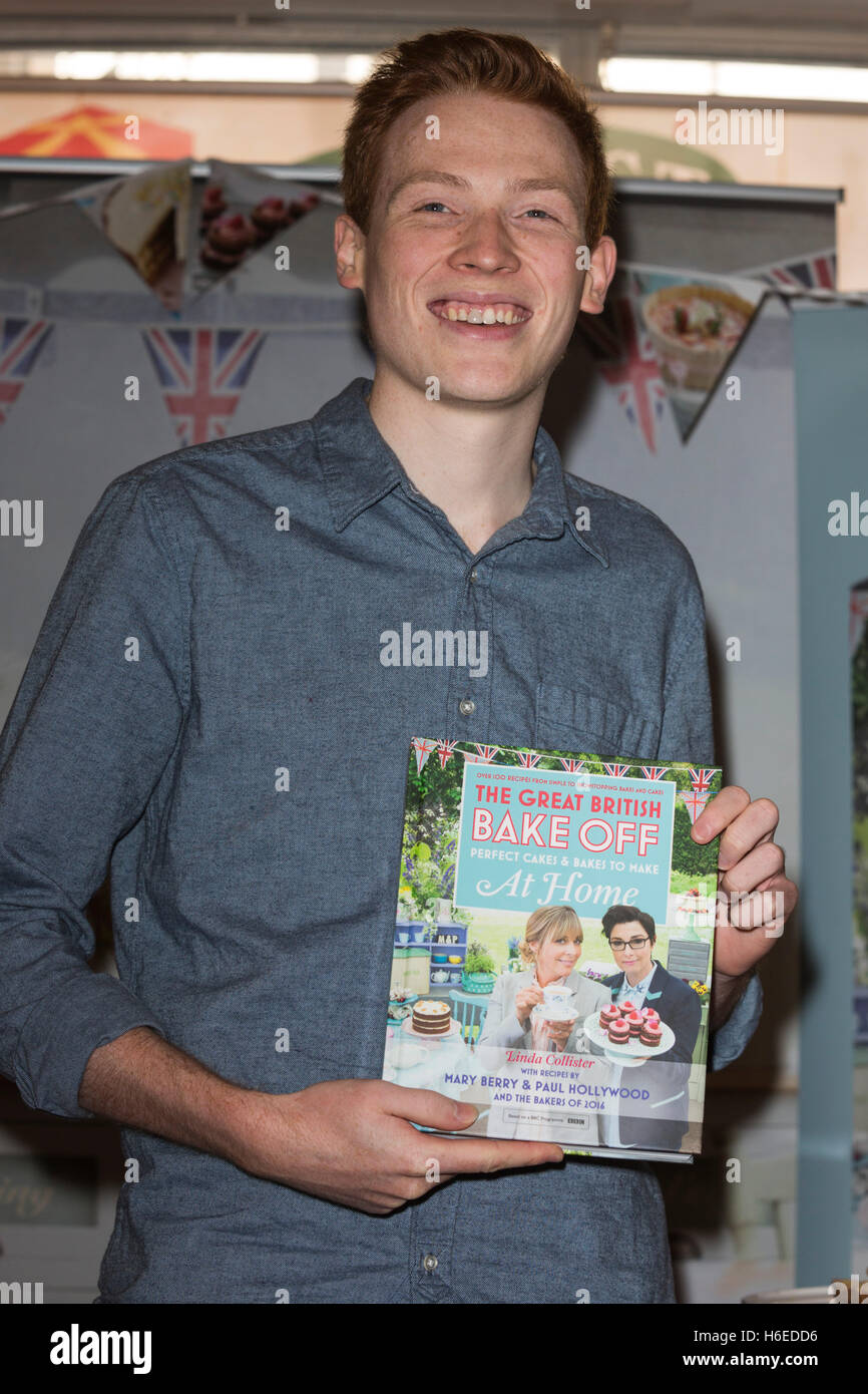 London, UK. 27 October 2016. Pictured: Runner-up Andrew Smyth. The Great British Bake Off finalists Jane Beedle, Candice Brown and Andrew Smyth attend a book-signing of the TV tie-in recipe book at Waterstones in Piccadilly. The 2016 series was won by Candice Brown with Jane Beedle and Andrew Smyth being the runners-up. Stock Photo