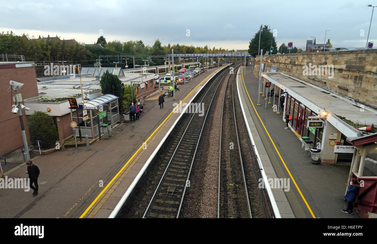 Motherwell Railway Station,platforms 1 & 2, North Lanarkshire, Scotland, UK Stock Photo