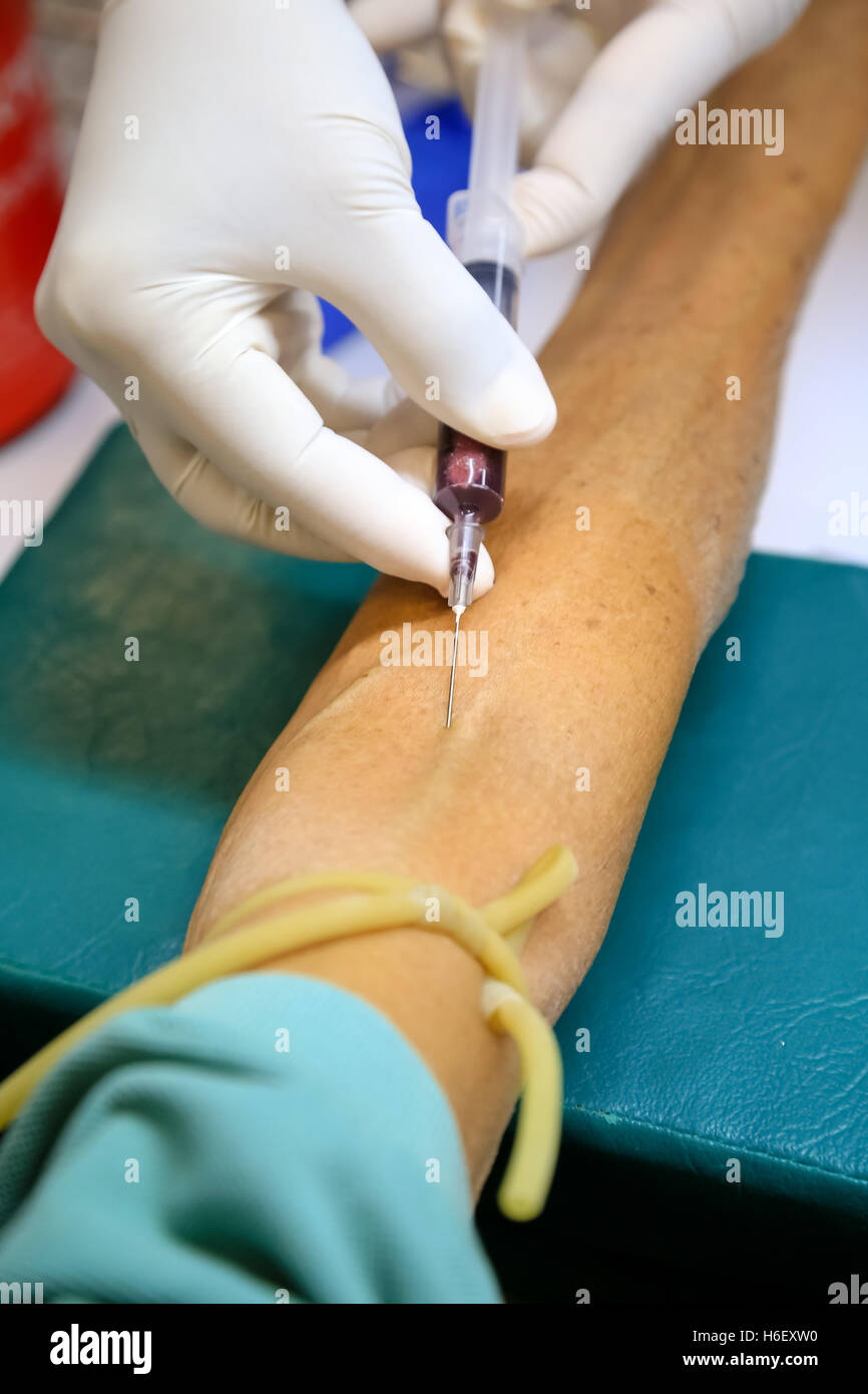 People Injection Hpv vaccination boy hi-res stock photography and images - Alamy