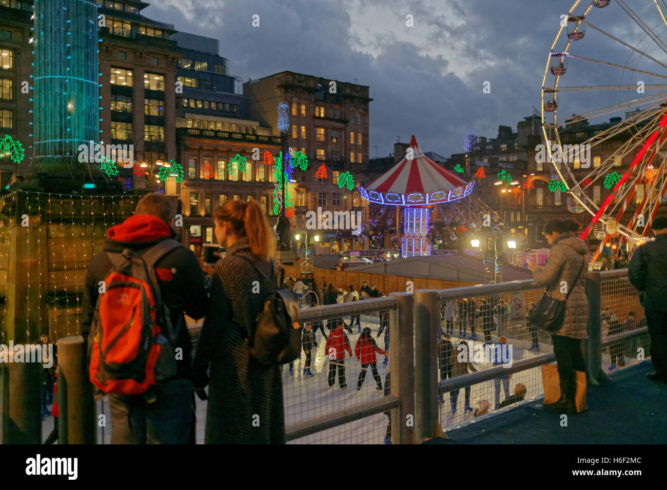 Glasgow square hogmanay hires stock photography and images Alamy