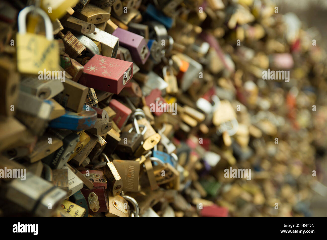 Wall of padlocks in Pont des Arts, Paris Stock Photo Alamy