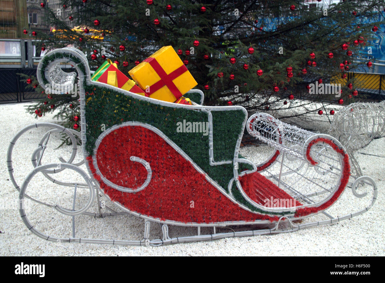 Glasgow Christmas celebration Square lights ice skating party