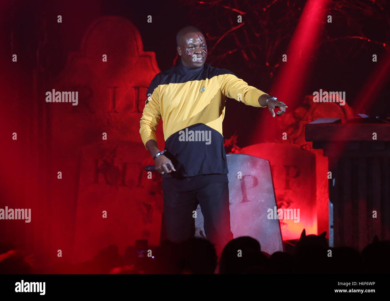 Blonde performs during Capital FM's Monster Mash Up with Vodafone at The Eventim Apollo, London. PRESS ASSOCIATION Photo. Picture date: Friday 28 October 2016. Photo credit should read: Isabel Infantes/PA Wire. Capital's Monster Mash-Up with Vodafone took place at London's Eventim Apollo tonight (Friday 28th October). The Halloween gig featured sets from some of the world's hottest artists, DJs and producers including Clean Bandit and Louisa Johnson, Blonde, Zara Larsson, Sigala and Tinie Tempah, with DJ sets from Capital's Marvin Humes, Coco Cole and Vodafone Future Breaker Culture Code. Stock Photo