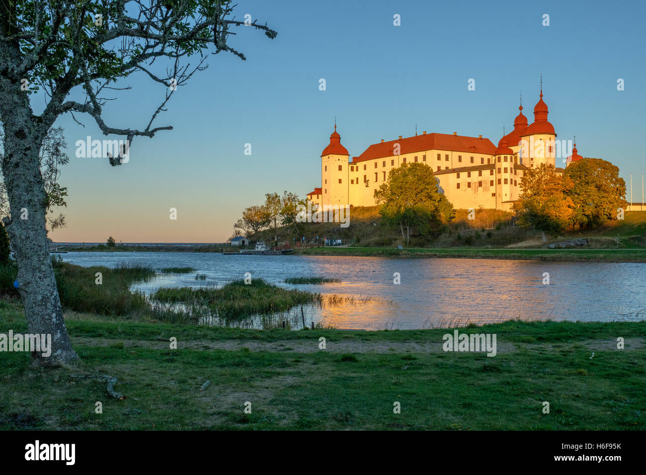 Lake vänern castle hi-res stock photography and images - Alamy