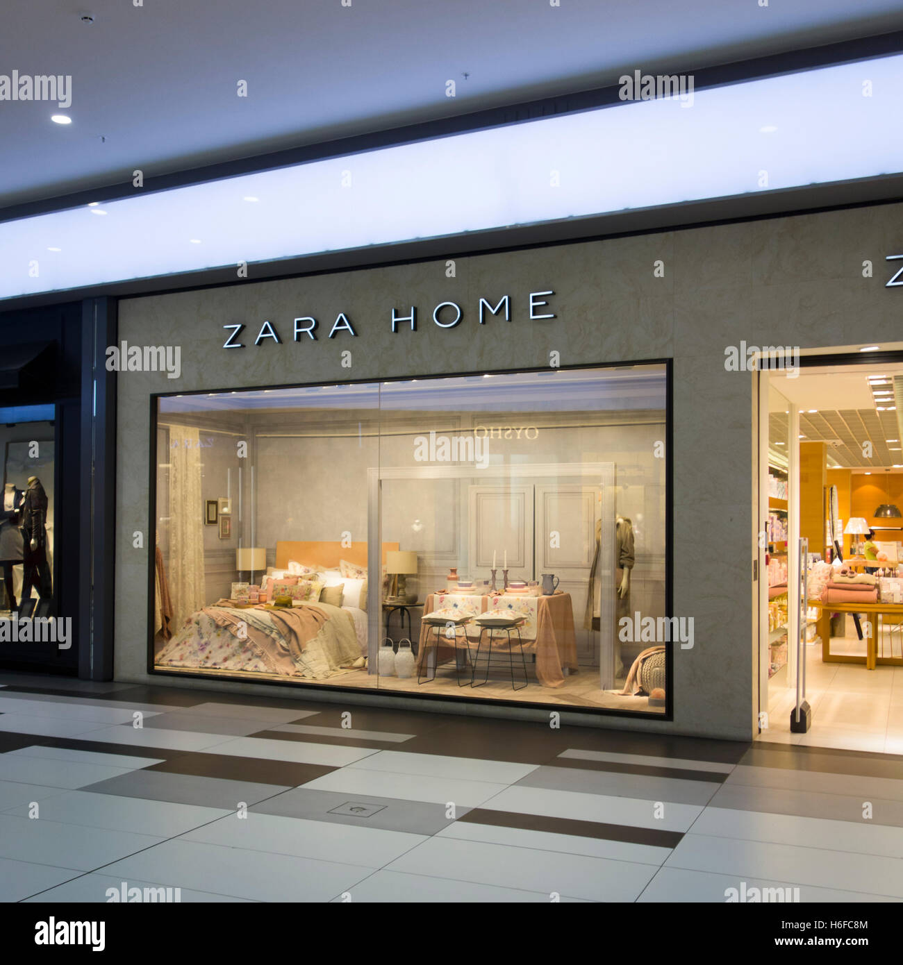 Paphos, Cyprus - October 17, 2016 Zara Home shop window in Paphos shopping  center Stock Photo - Alamy