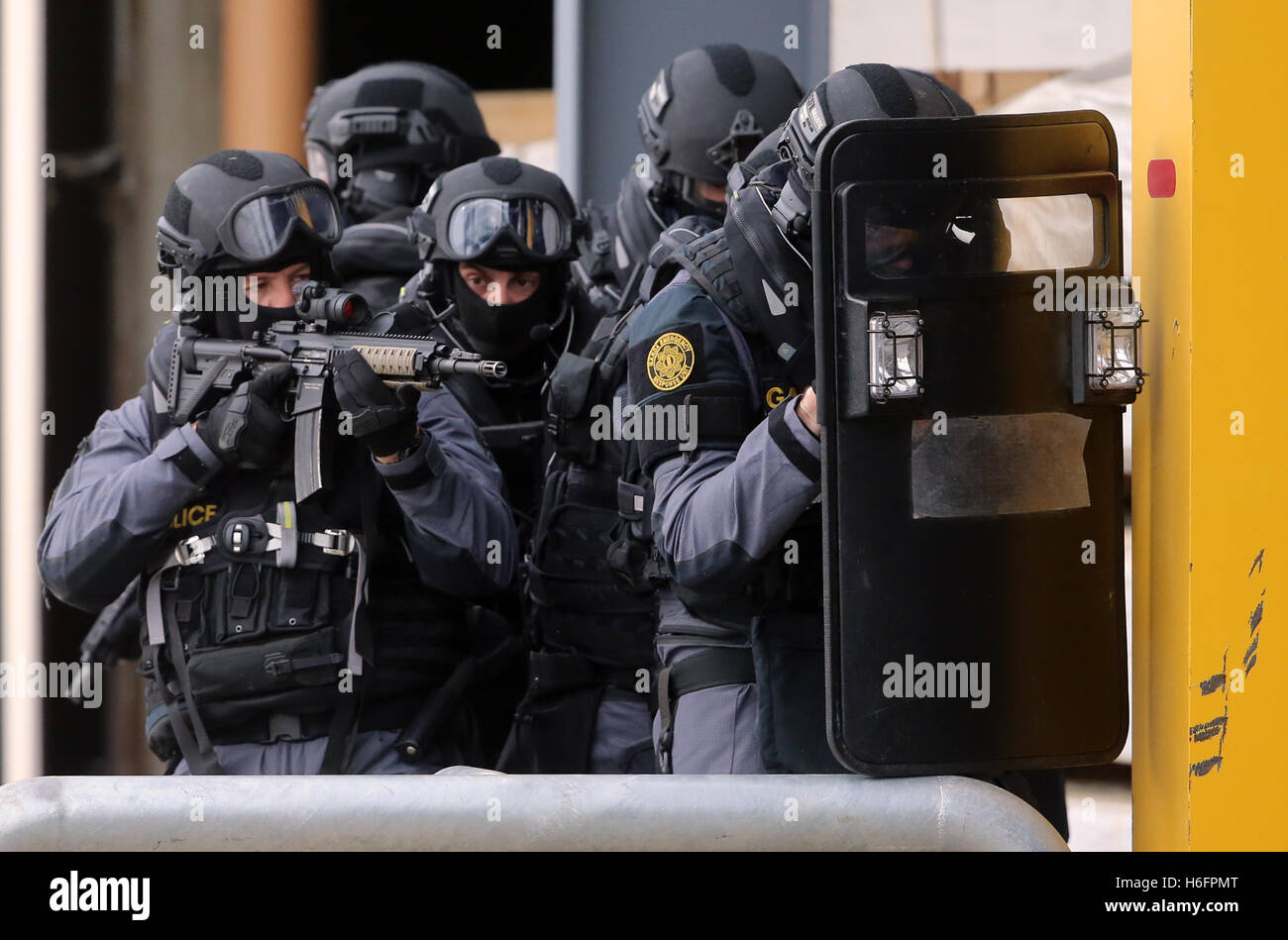 Members of the Garda Emergency Response Unit and Regional Armed Support ...