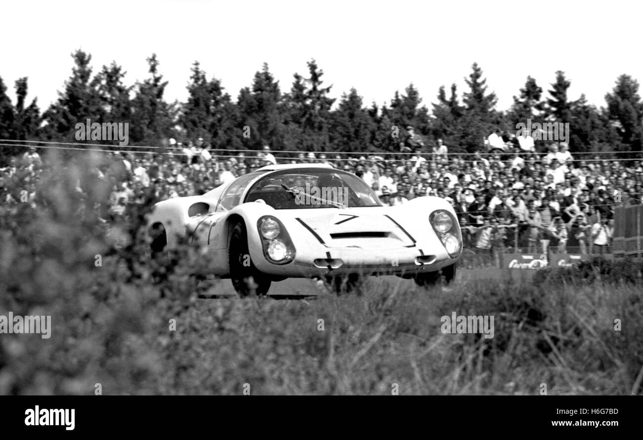 Mitter in Porsche 910 at Nurburgring 1000Kms 1967 Stock Photo