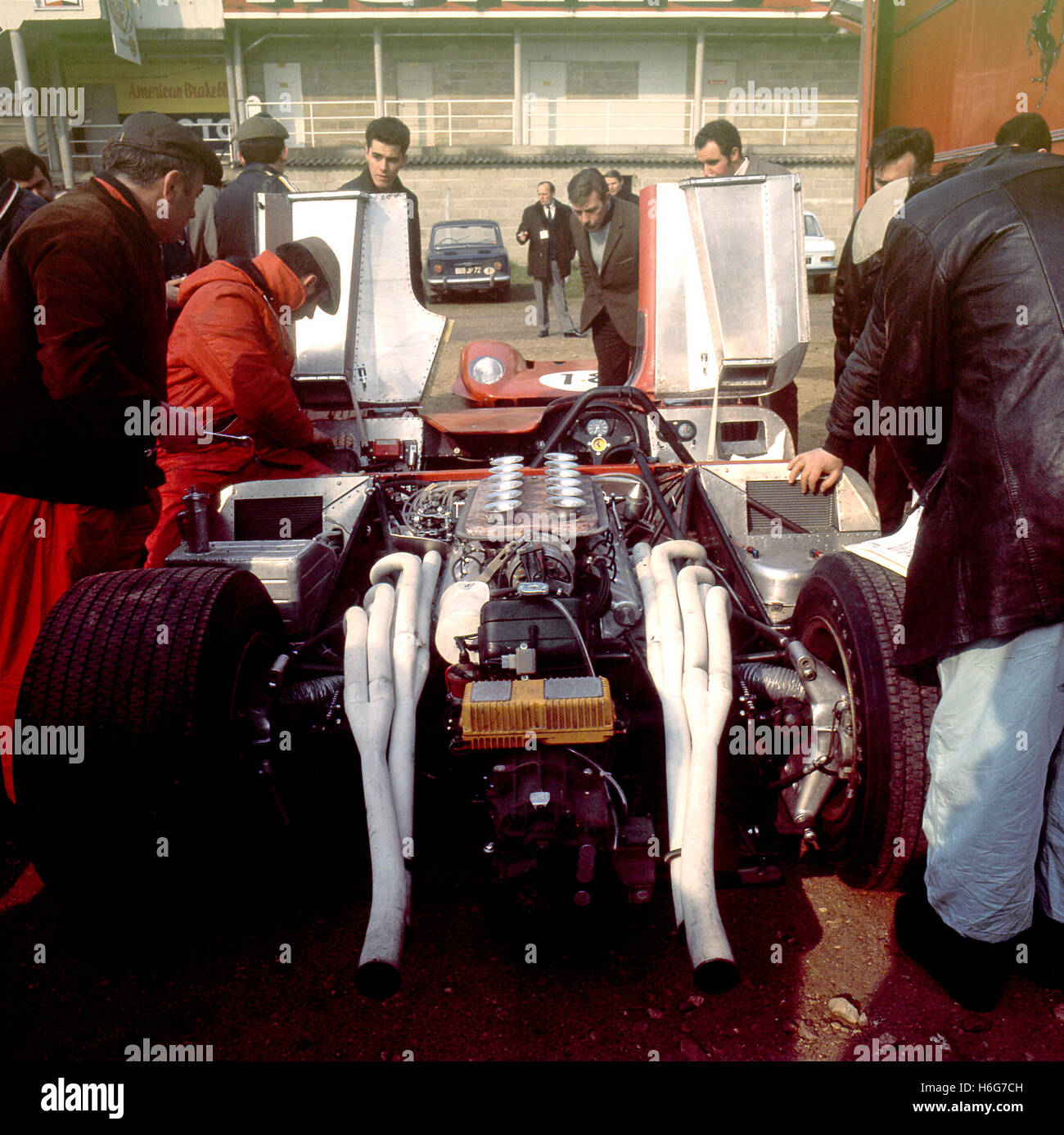 LE MANS TEST WEEKEND FERRARI 312P V12 SPIDER PADDOCK 1969 Stock Photo