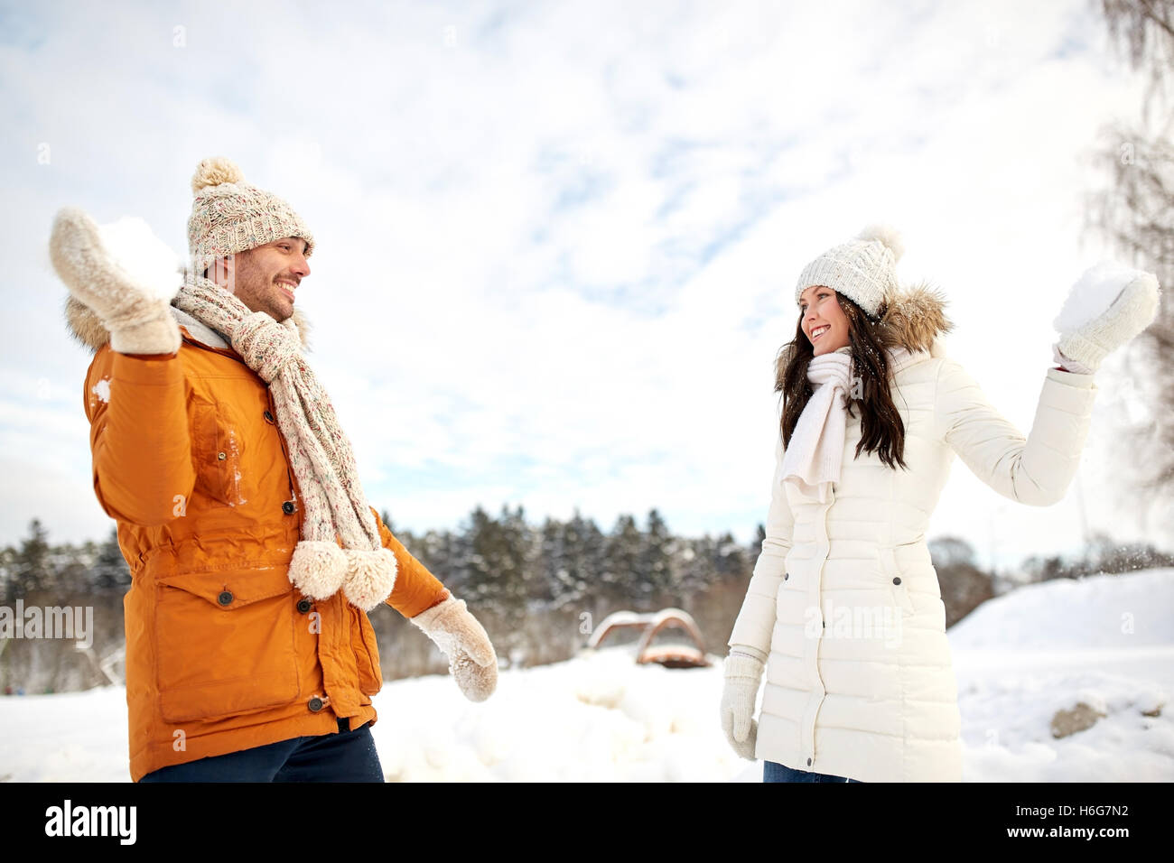 Playing snowballs hi-res stock photography and images - Alamy