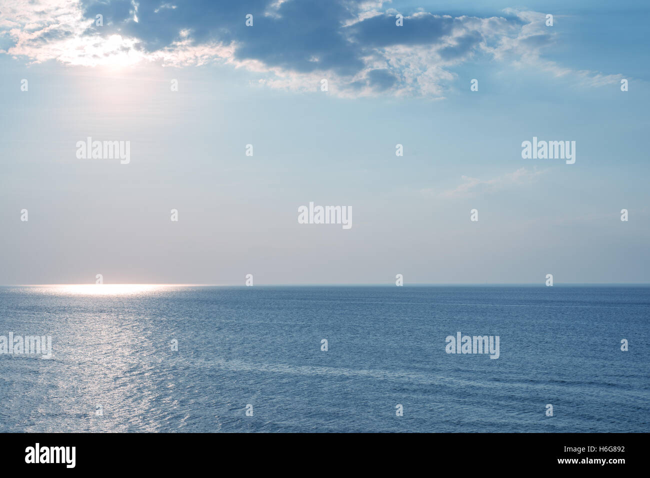 Serene ocean landscape hi-res stock photography and images - Alamy