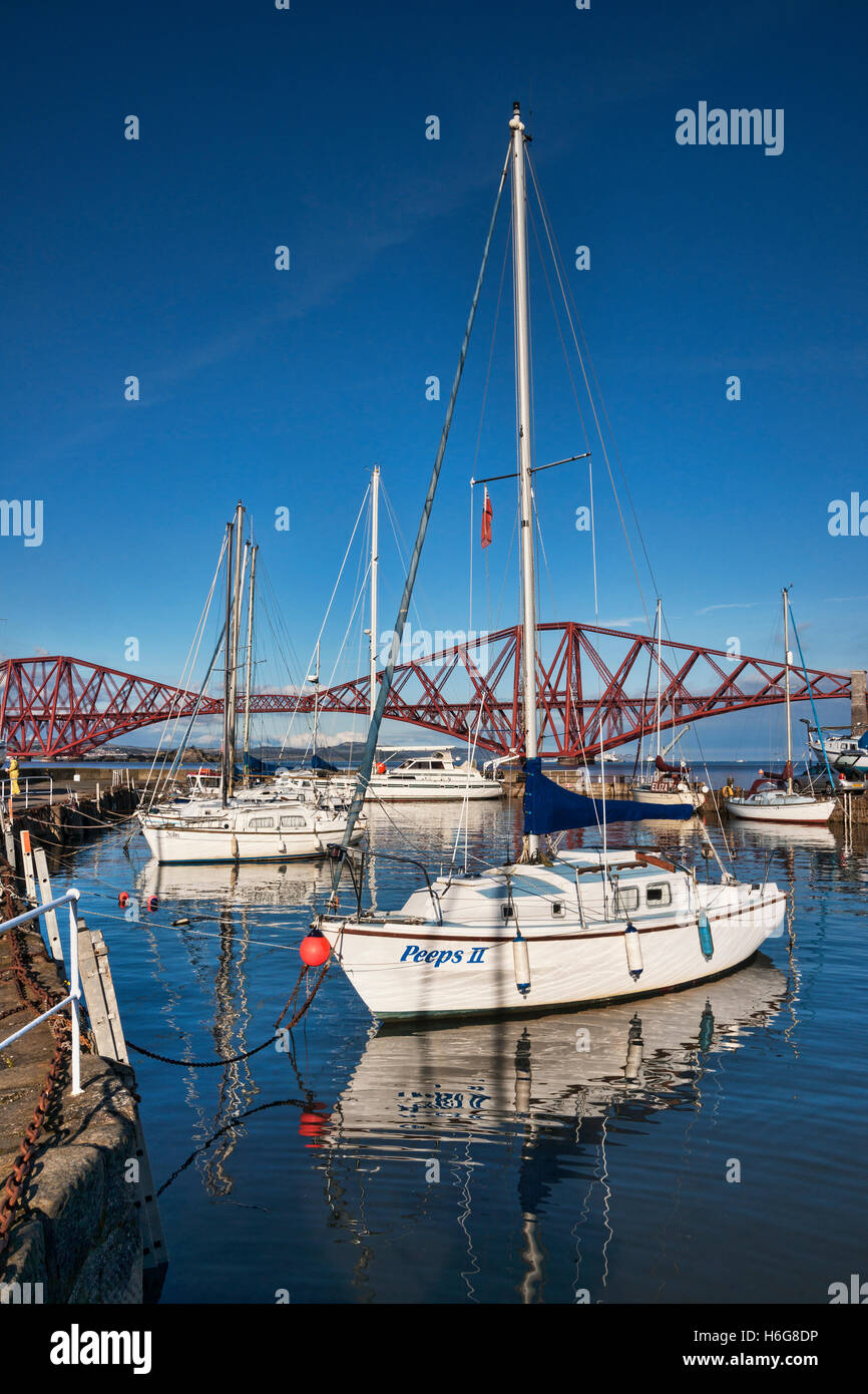 Forth Railway Bridge from old harbour, South Queensferry, west lothian, Edinburgh, Scotland, UK Stock Photo