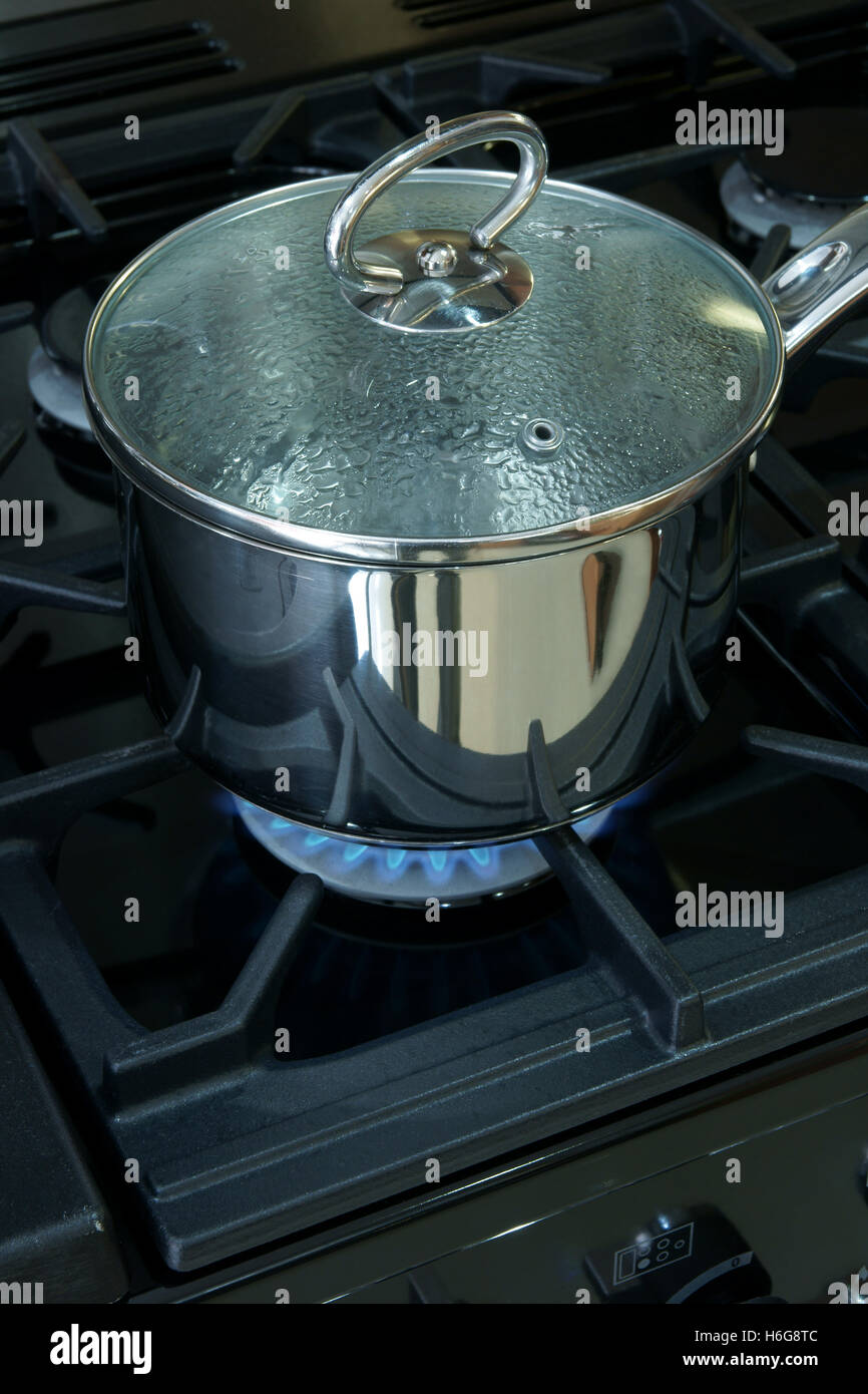 Kitchen gas hob hires stock photography and images Alamy