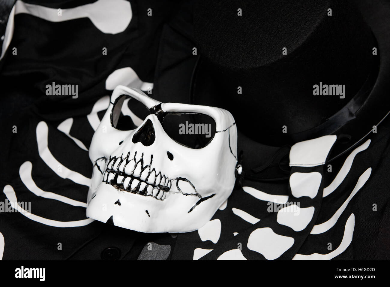Download Skeleton Mask High Resolution Stock Photography And Images Alamy PSD Mockup Templates