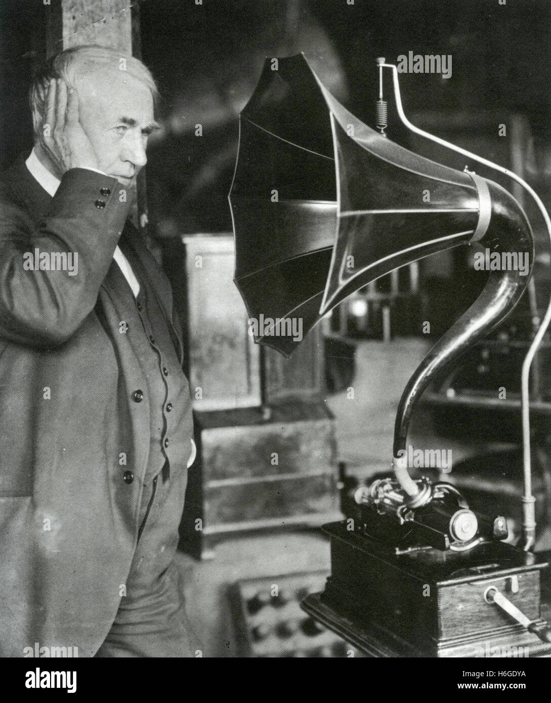 THOMAS EDISON (1847-1931) American inventor with one of his gramophones in October 1911 Stock Photo
