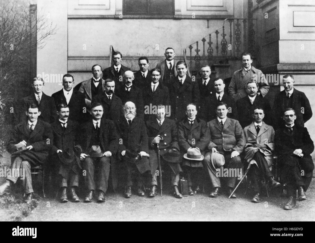 FIRST DAIL EIREANN on 10 April  1919 outside the Mansion House of the Lord Mayor of Dublin. At the time 37 elected members were absent with the vast majority being in prison. Stock Photo