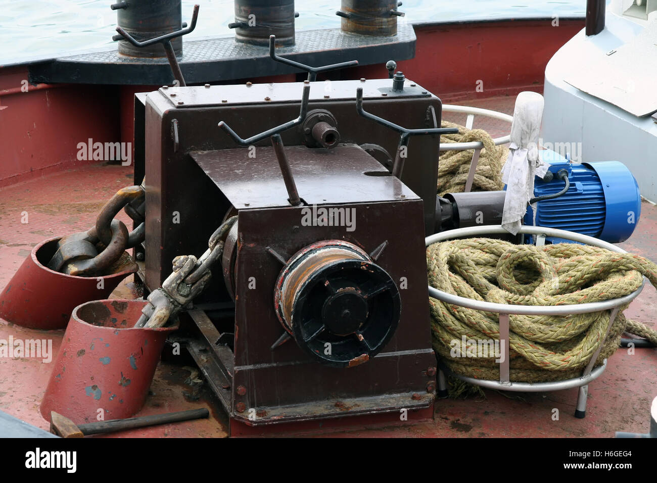 Old ship rope winch. Old boat winch Stock Photo Alamy
