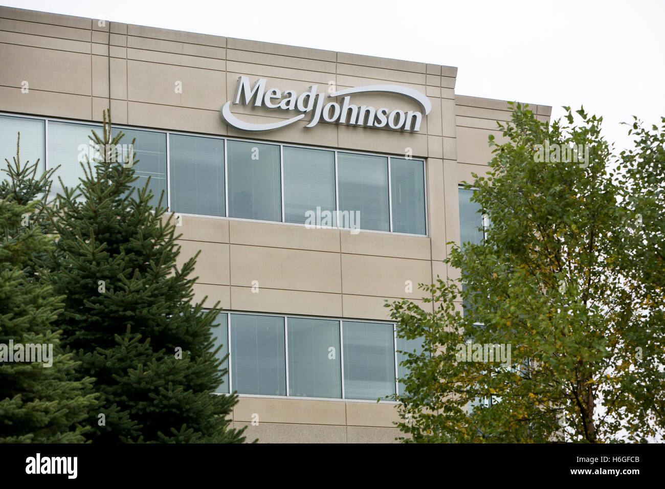 A logo sign outside of the headquarters of the Mead Johnson Nutrition