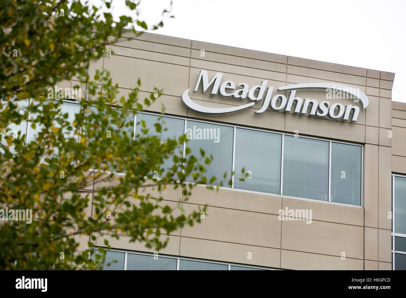 A logo sign outside of the headquarters of the Mead Johnson Nutrition