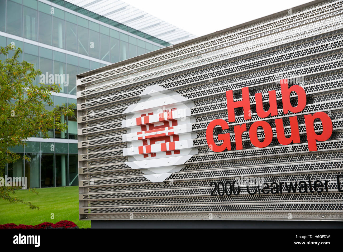 It hub in an office hires stock photography and images Alamy