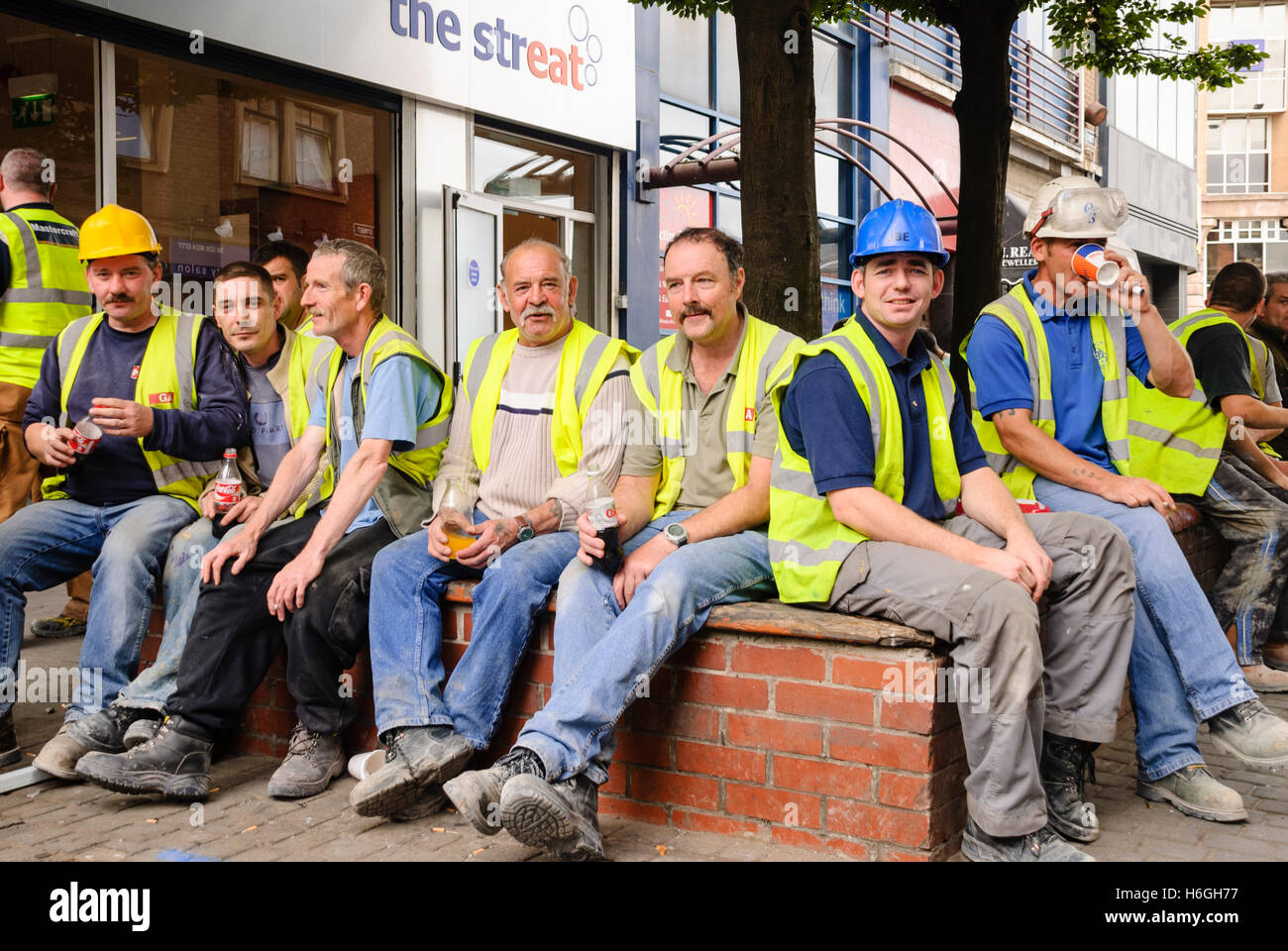 Builders tea break hires stock photography and images Alamy